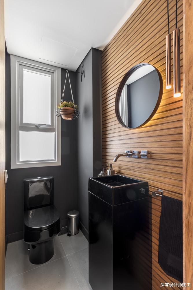 216㎡装修得恰到好处!不封阳台加圈玻璃护栏,纳入地台床犹如多间房