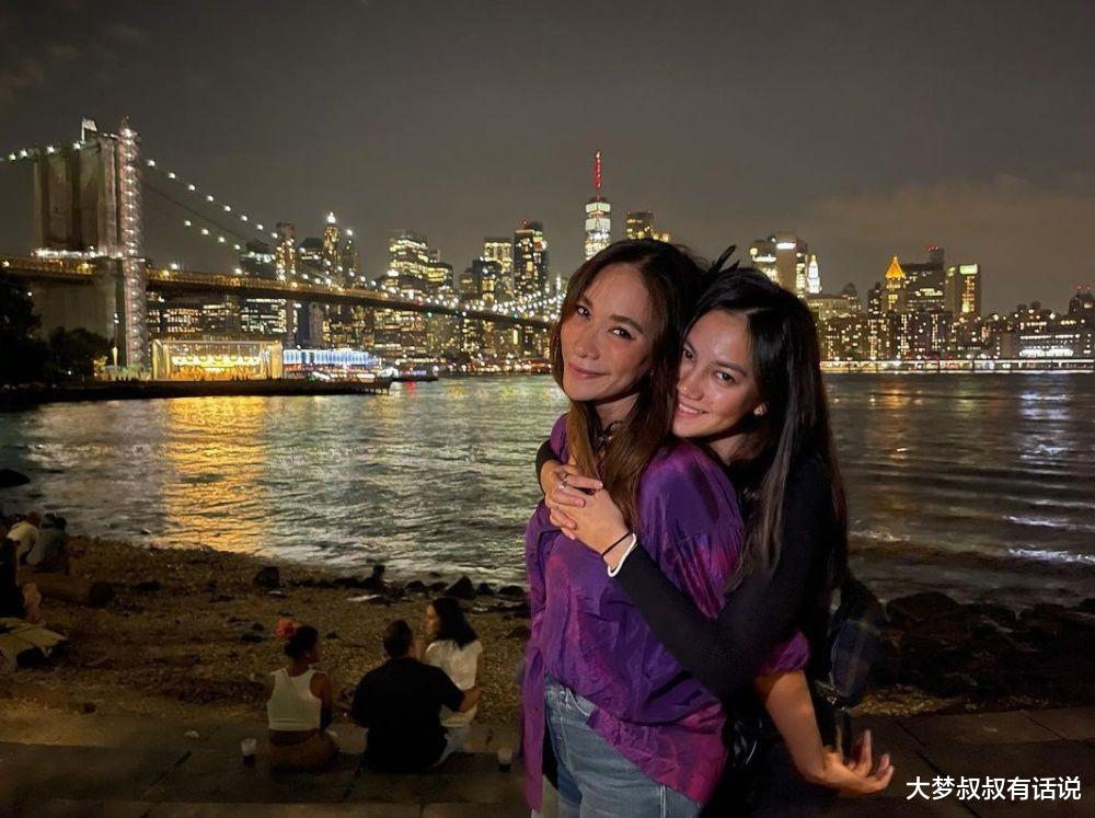 林志玲|泰国影后高调宣布出柜！认爱“小17岁混血女星”已见家人：眼里都是她