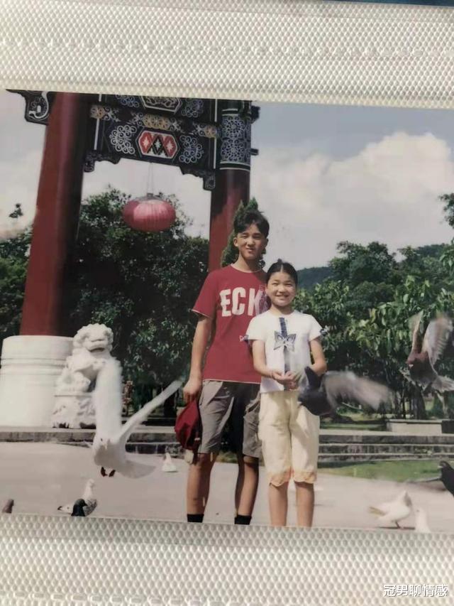 我父亲,多年前带我和妹妹找母亲,在火车上离奇消失,现下落不明