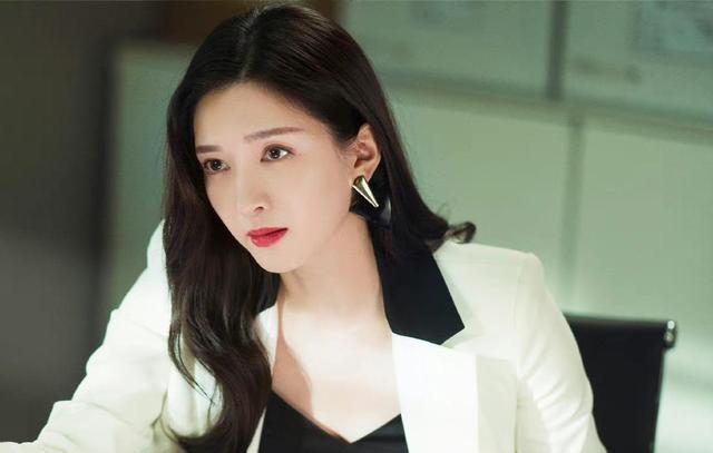 女士的法则|《女士的法则》剧中暗示,李功明乃幕后主使,任用许婕另有目的!