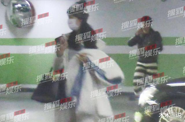 陈瑶|韩东君与陈瑶一同回家被拍！女方开豪车好阔气，车前聊天显甜蜜