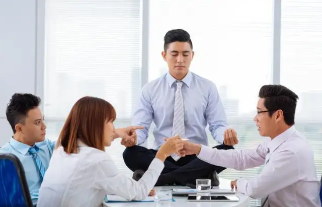 董明珠|曹德旺一张饭局的私照流出，打了多少人的脸，原来人脉，都是假的