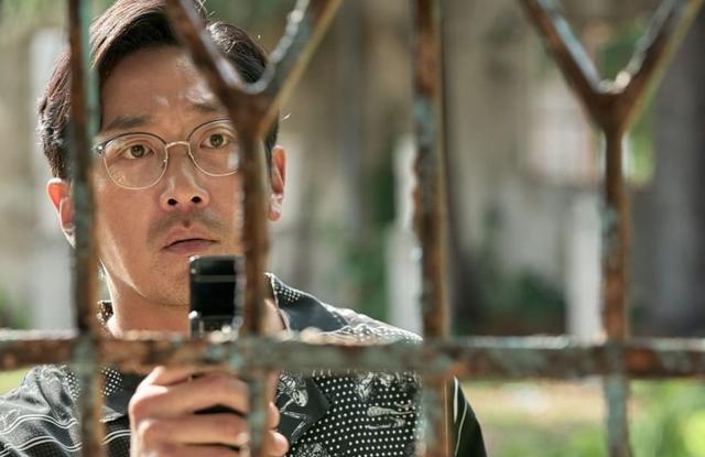 黄政民|毒枭圣徒好看吗?河正宇黄政民远离网飞吧,黑邻居文化输出太扯