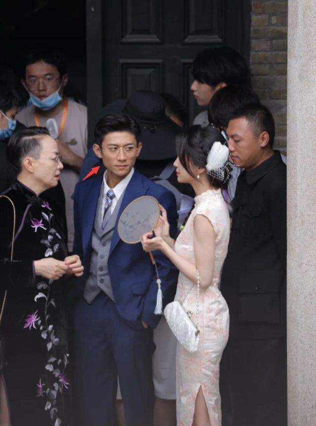 华晨宇|《萌探探探案2》路透，张一山面部发腮，华晨宇宛如民国贵公子