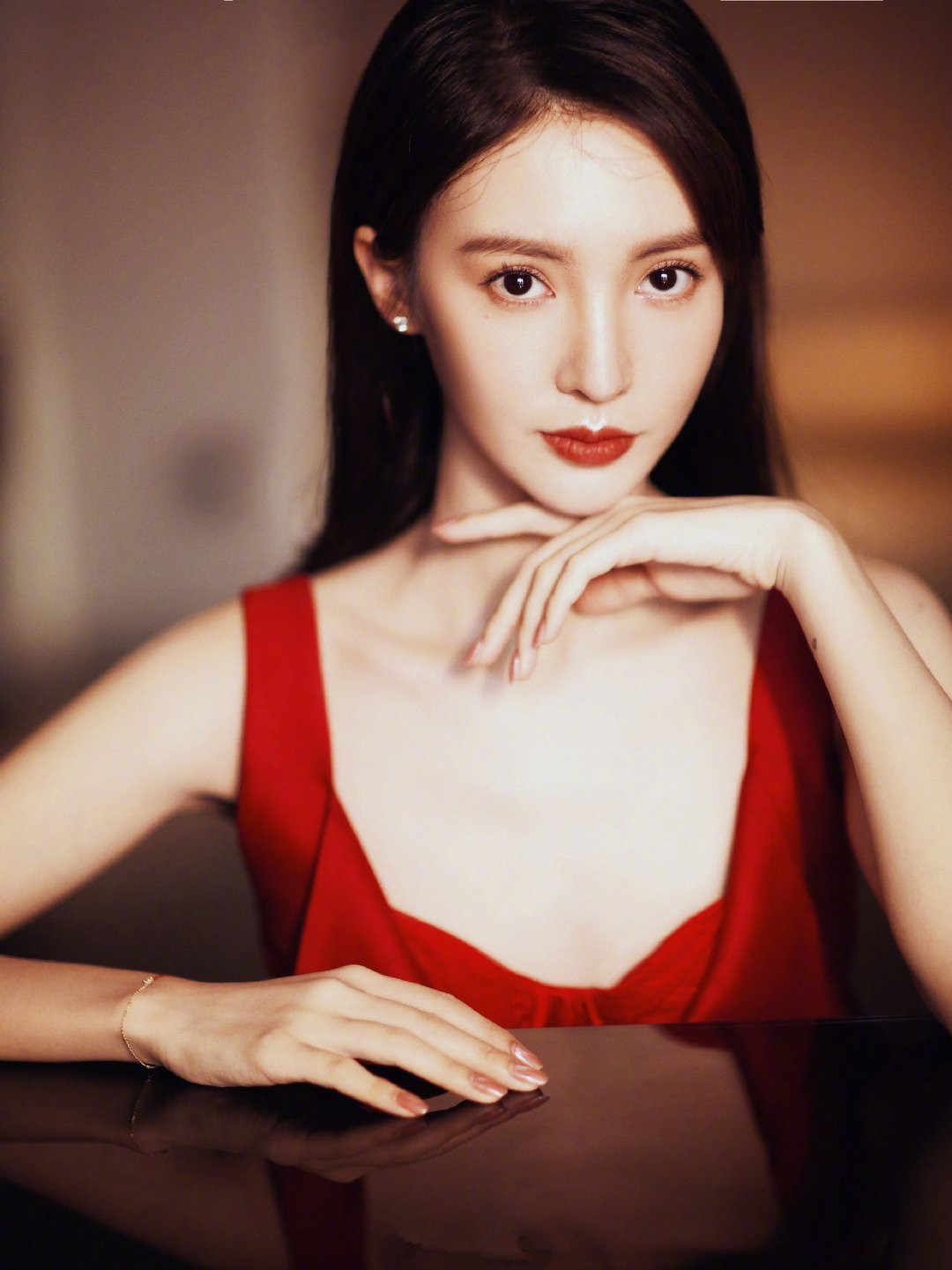 宋茜 白白白！宋茜为何这么白？3件法宝在手，黄黑皮女生秒变白.