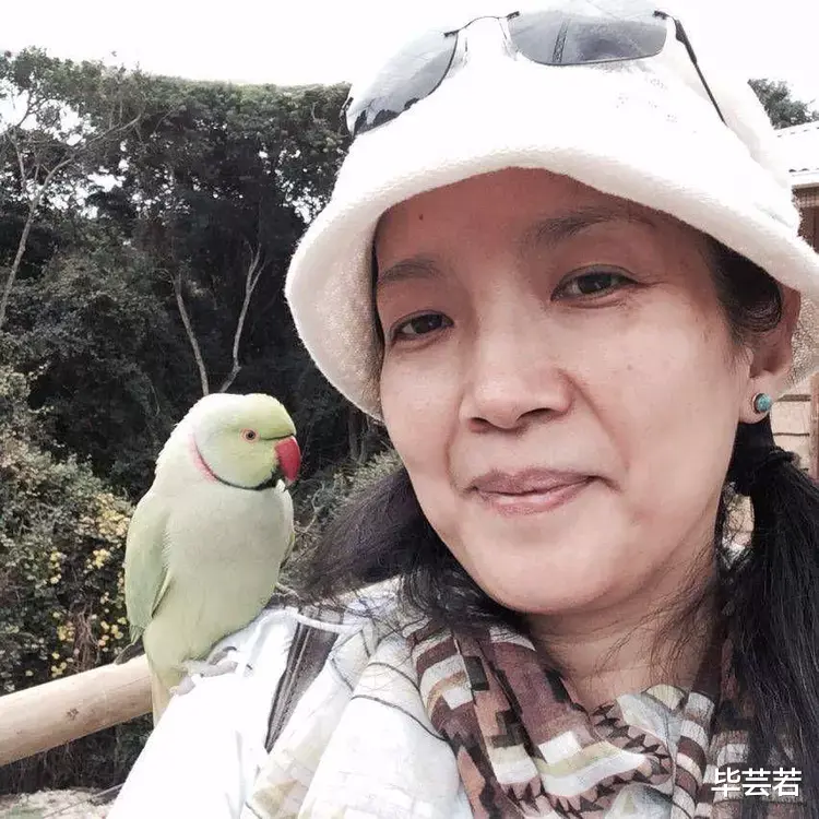 吕丽萍|被吕丽萍夸赞演技,濮存昕一个月后发文,爱国是底线!