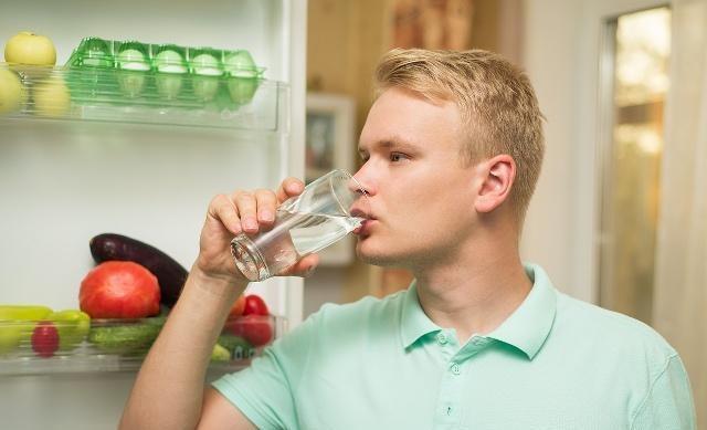 睡眠|血压高的人,睡前保持4个习惯,饭前谨记3个字,血压或许慢慢平稳