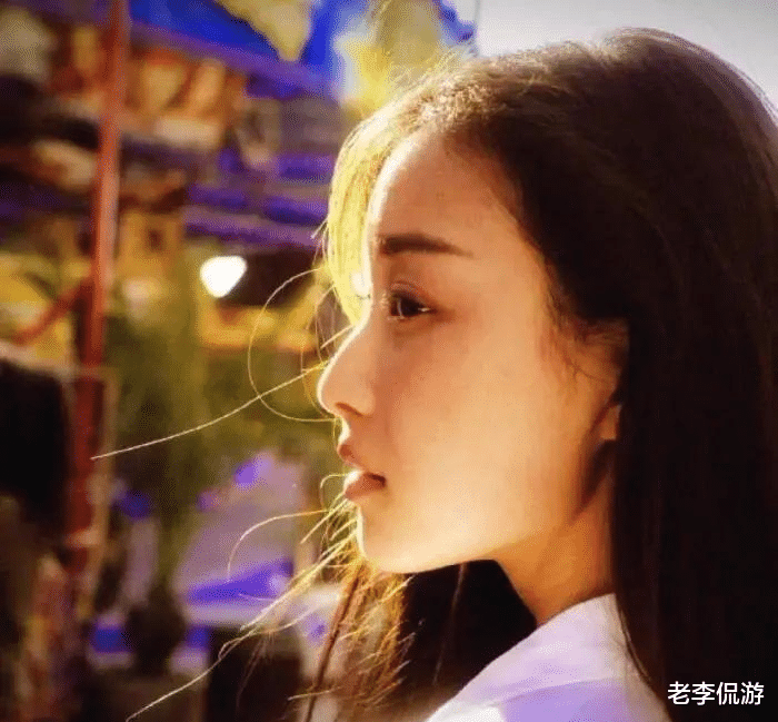 欧阳娜娜|?正脸是大美人，侧脸却一马平川，这7位女星美得很勉强