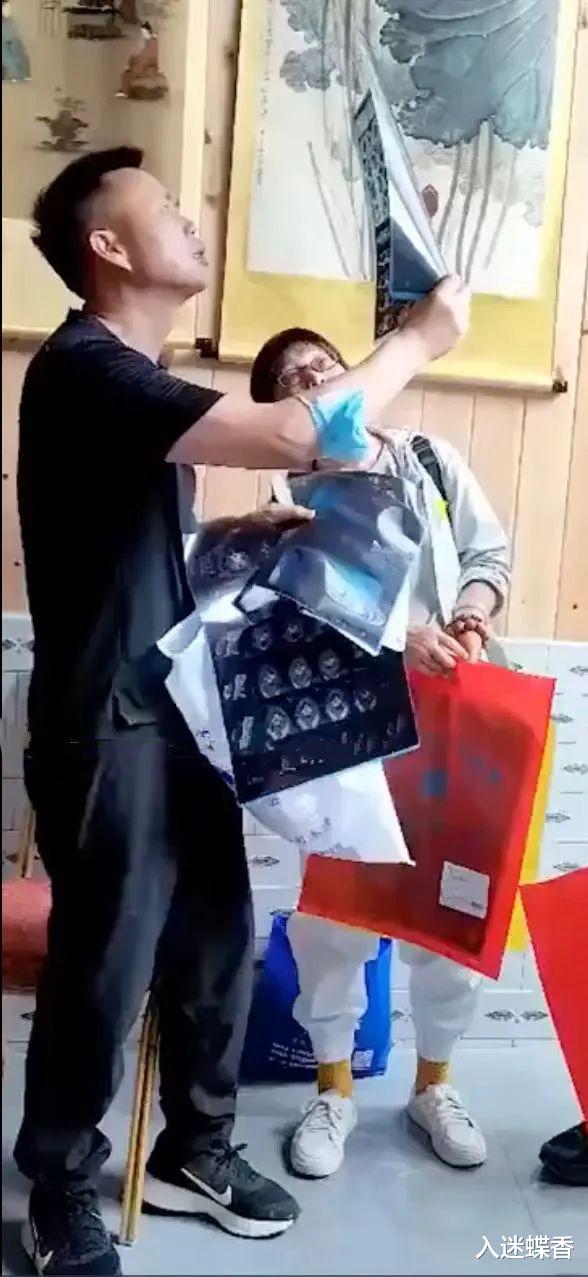 非法行医?医院教授回家过节帮乡亲看病引发热议,本人回应