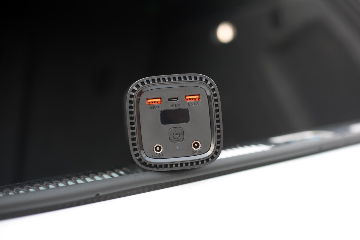 自动驾驶|真没想到，用“充电宝”也能在PS5上玩《战神4》