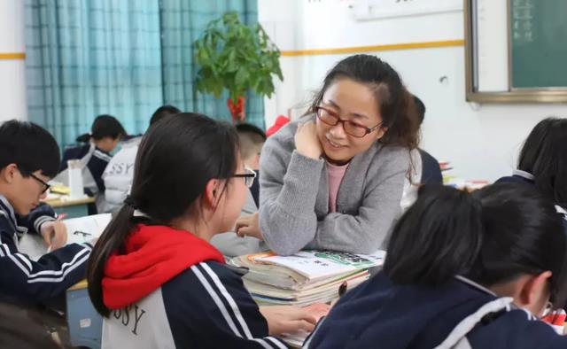 因为一道数学题，小学生家长在班级群里发飙，老师的回复尽显格局