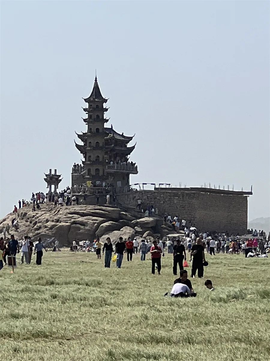 草原|【一阳带你看世界】探秘每年只露出真容一次的千年古岛