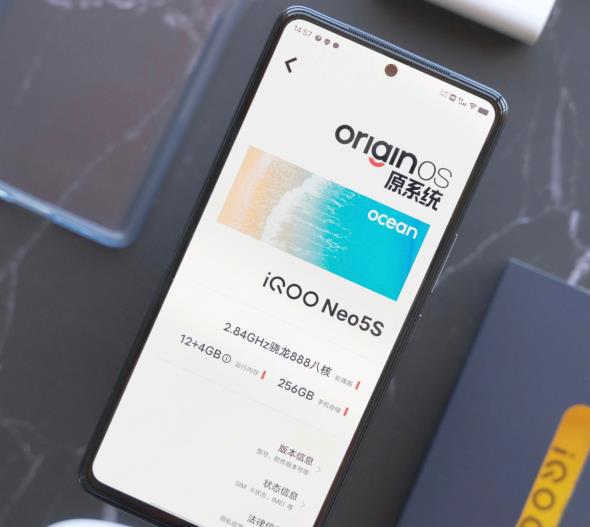 芯片|仅售2699，15G+256G+骁龙8+独立芯片的双芯组合，性价比从没输过