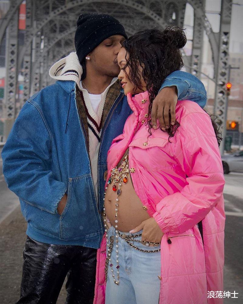 蕾哈娜|靠美妆捞钱！蕾哈娜身价飙17亿美元　网友发怒：难怪不出歌