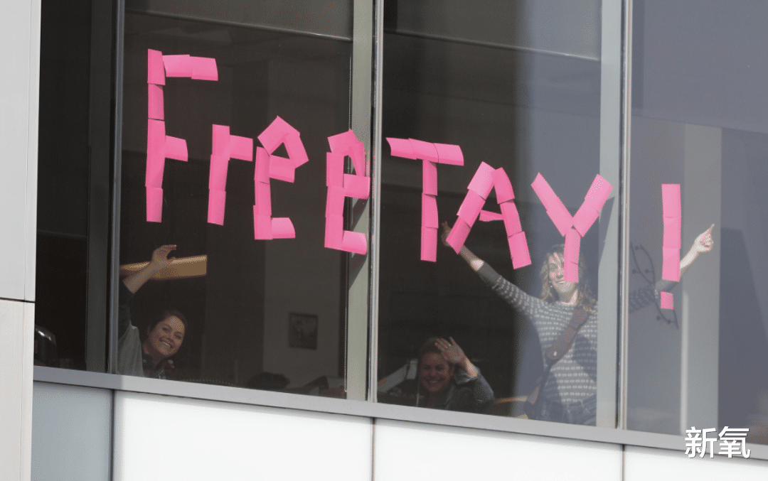 泰勒·斯威夫特|被泼脏水4个月后，她终于回归了