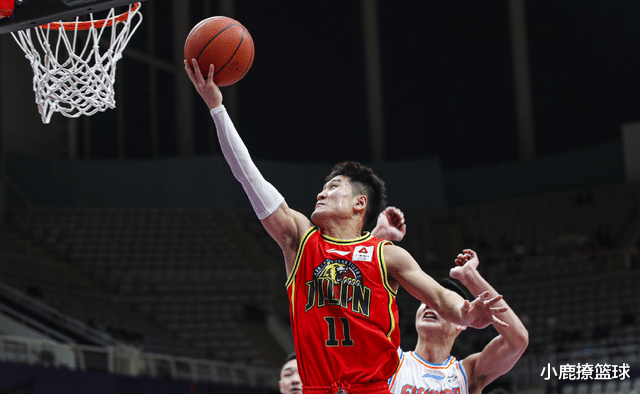 詹姆斯·哈登|20+20+21！你们才是琼斯真正的左膀右臂，王晗亮出赢球杀手锏