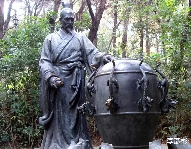 张衡的地动仪为何被教科书删除?中科院所长:房梁吊块肉都比它强