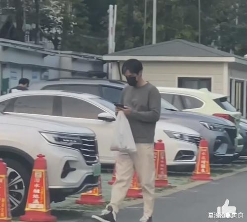胡歌|胡歌引起网友热议，纷纷羡慕，太惊喜了