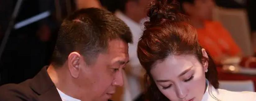 李小冉|为了红4次改名,与演员刘欢传绯闻,徐樊溪惨遭闺蜜“夺爱”?