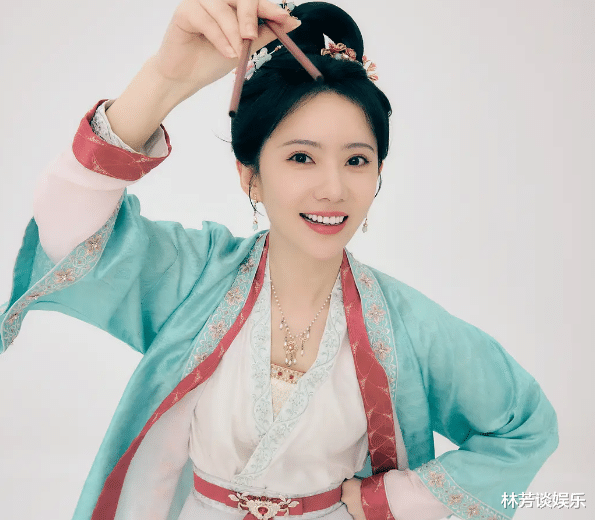 田曦薇|冲着田曦薇去看《卿卿日常》，不料女配人均“绝色”，挪不开眼