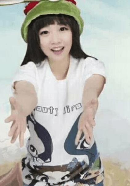 冯提莫|红极一时的一姐冯提莫，就这样写下了她的结局，午夜梦回是否后悔？