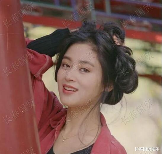 |她被称为“最美貂蝉”,30年前青涩旧照曝光,清纯甜美妩媚动人