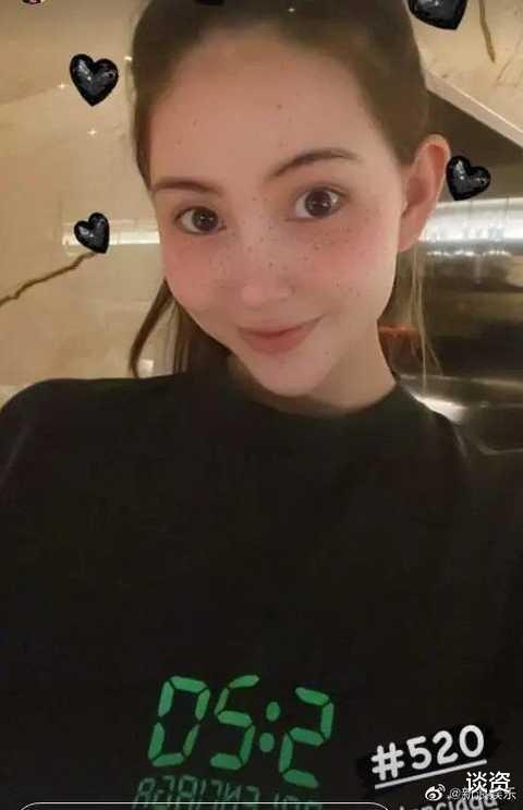 昆凌|昆凌晒三胎小女儿睡颜照，小宝贝正脸曝光，五官精致小巧，白嫩像洋娃娃