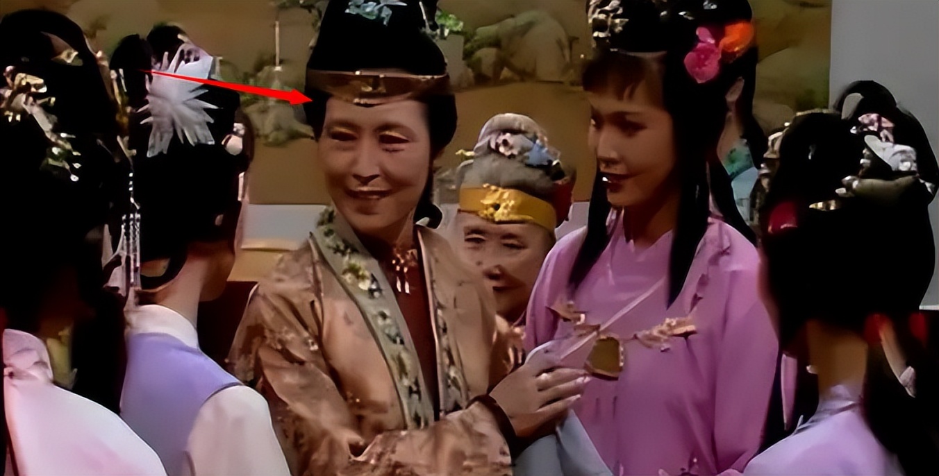 朗诵|90岁“王夫人”周贤珍庆生!当众大声朗诵不结巴,头发花白精神好