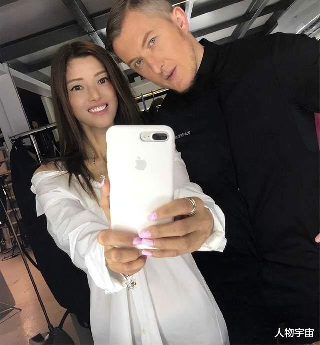 香港|她是香港四大才女,最美填词人,填词一首赚9000块,感情经历传奇