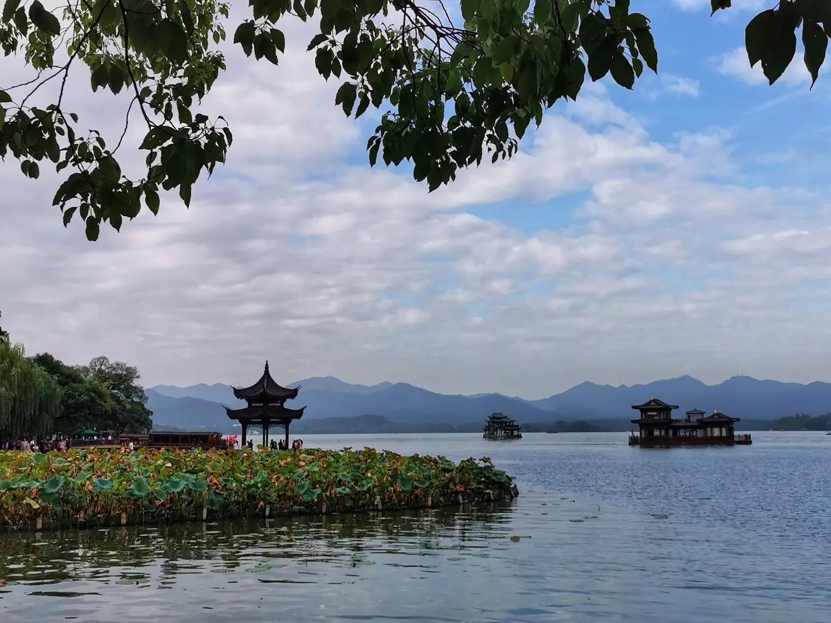 杭州西湖|我国有“良心”的景点，周边分布着100多处公园景点，却不要门票