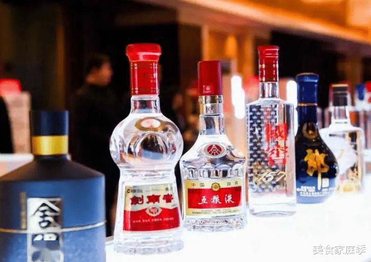 适合“待客”的5款白酒，都是纯粮佳酿，性价比也高，遇到别错过