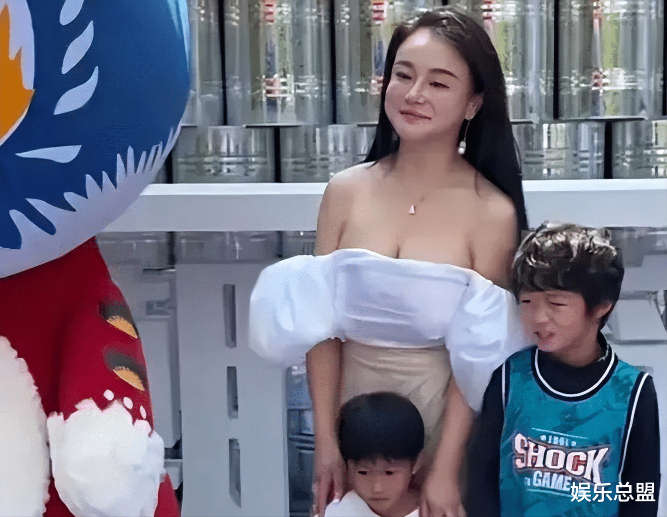 冉莹颖|“北大才女”,原央视主播现如今是拳王背后的女人冉莹颖越走越远