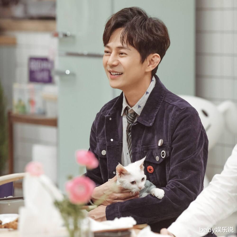 何炅|从“老好人”到“塌房”，何炅为何落得今天这个下场