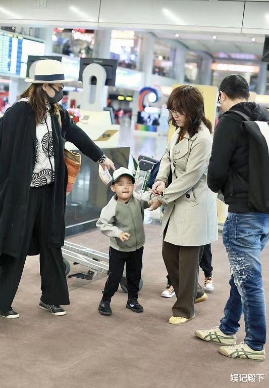 梅婷|梅婷太幸福了,中年依旧时髦,一双儿女超可爱,老公对其言听计从