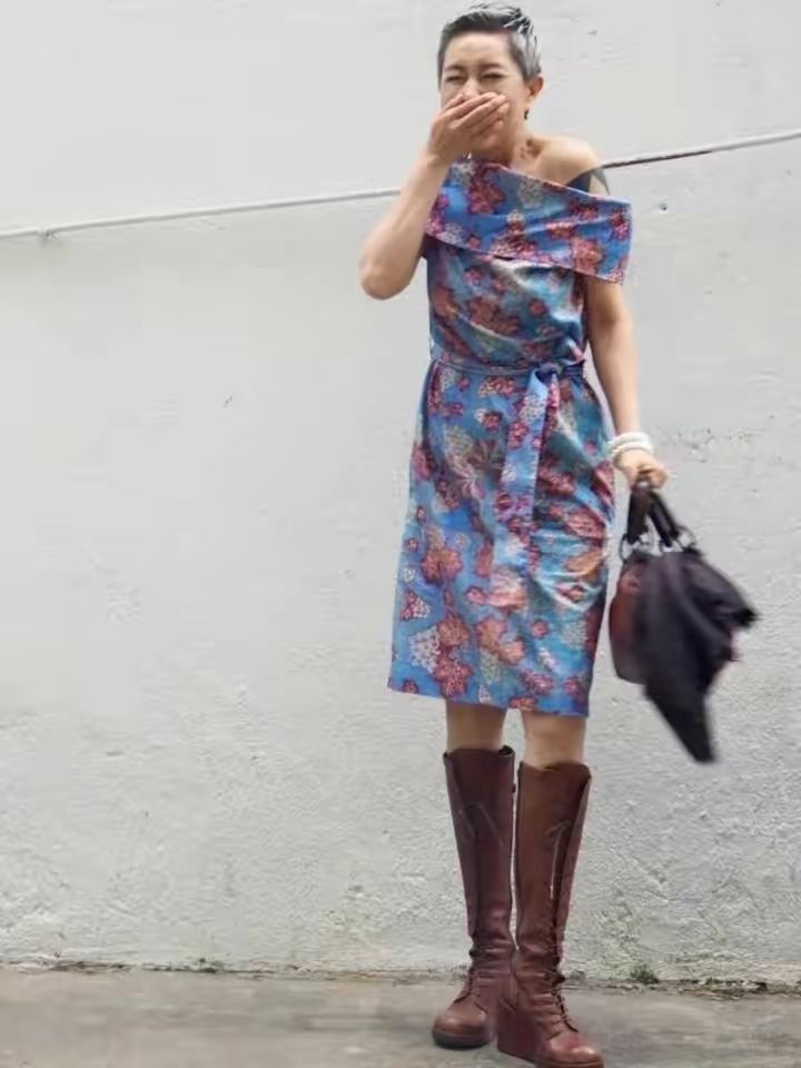 美丽 60岁马姐打开了中国大妈的另一面：酷帅短发，穿搭比小姑娘还时髦