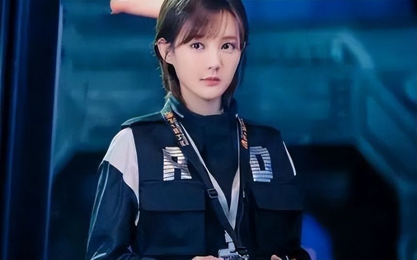 李一桐|6年演了14部女主的李一桐，如今却在新剧中当配角，颜值碾压女主