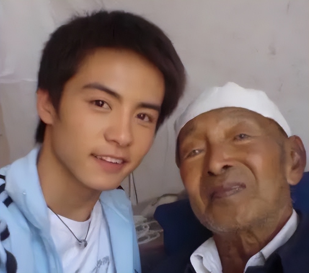 马天宇|马天宇发文悼念离世大伯，透露童年交不出十几块学费的悲惨往事