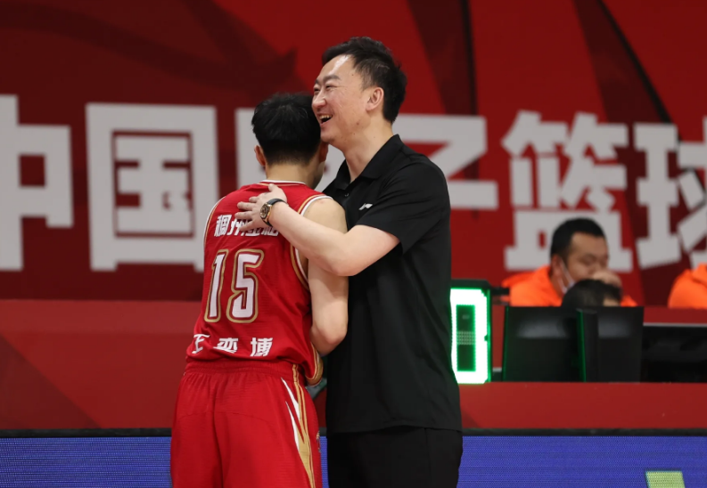 秦晓雯|刘维伟新下家确定！秦晓雯官宣回应此事，或盯上联盟第二控卫