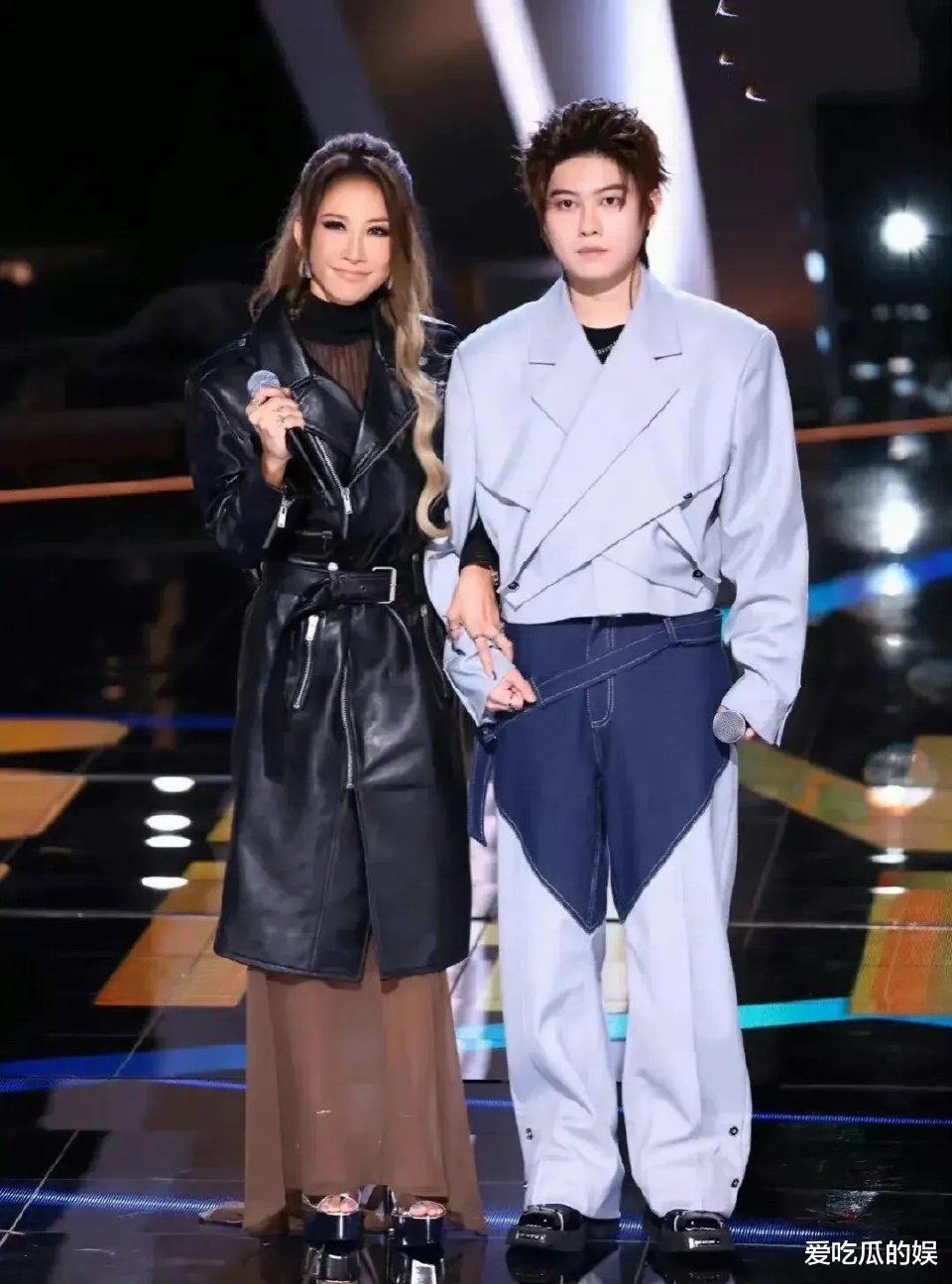 李玟|李玟疑与导演组发生不愉快,删除所有相关微博,粉丝发藏头诗内涵