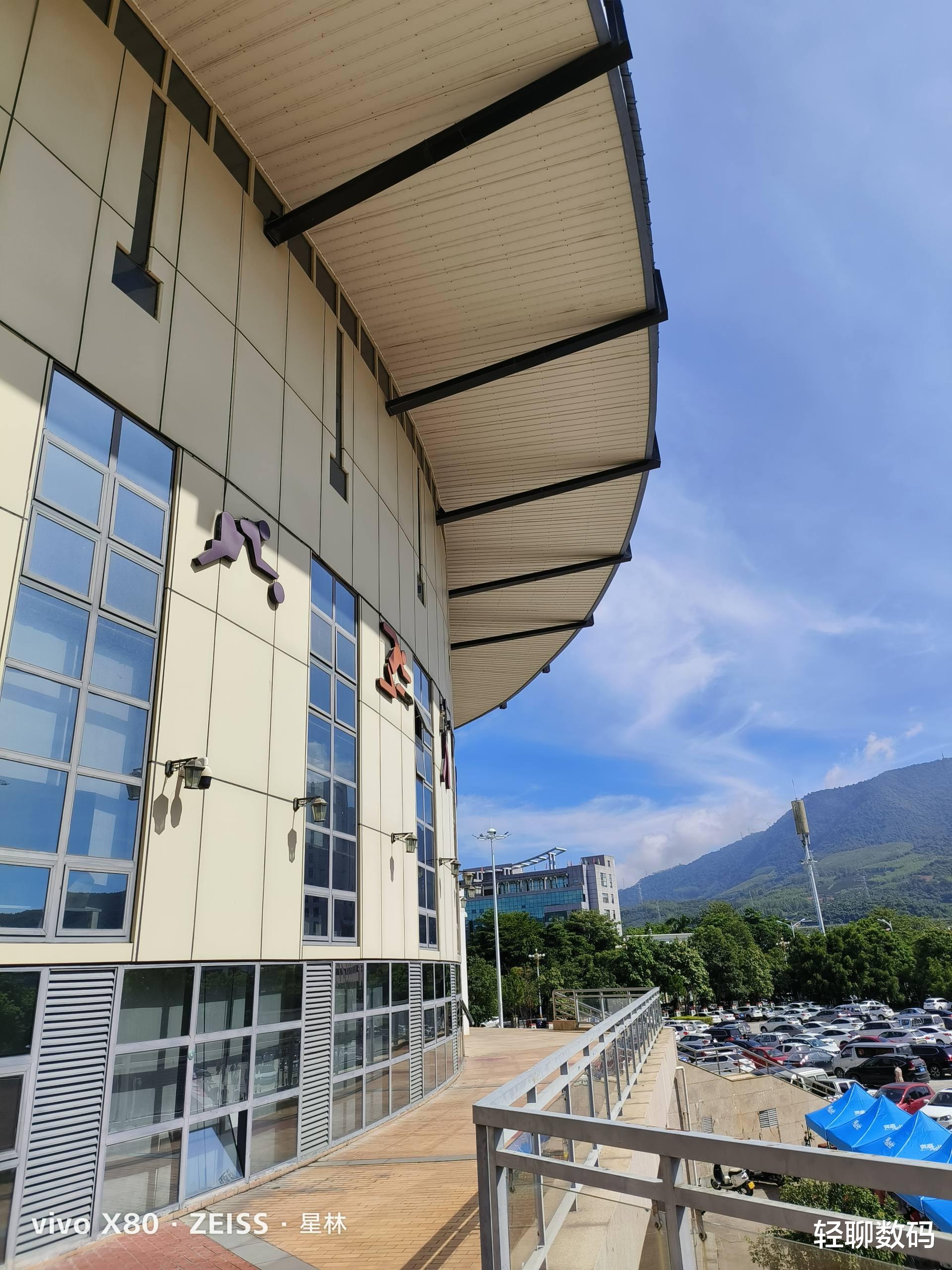 卡尔蔡司镜头|蔡司+自研影像,vivoX80打造全新影像系统