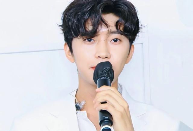 音乐银行|《音乐银行》新女团爆冷击败林英雄遭质疑，节目组含水回应遭打脸