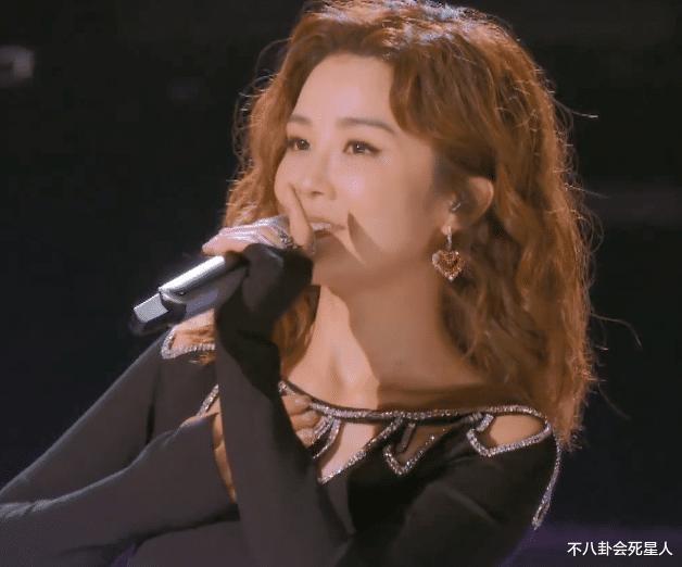 乘风破浪的姐姐|?黑丝、高开叉、辣妹短裙，《浪姐3》舞台首秀，30个女明星杀疯了