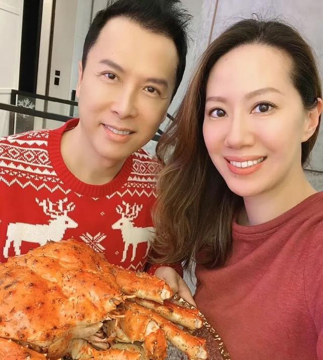 苗侨伟|7位港圈男神的妻子,苗侨伟妻子素颜自然,吕良伟夫妻像同龄人