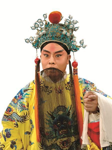 京剧|京剧老生：倪茂才唱得像老旦、杜镇杰咬字太狠、王珮瑜雌音太重