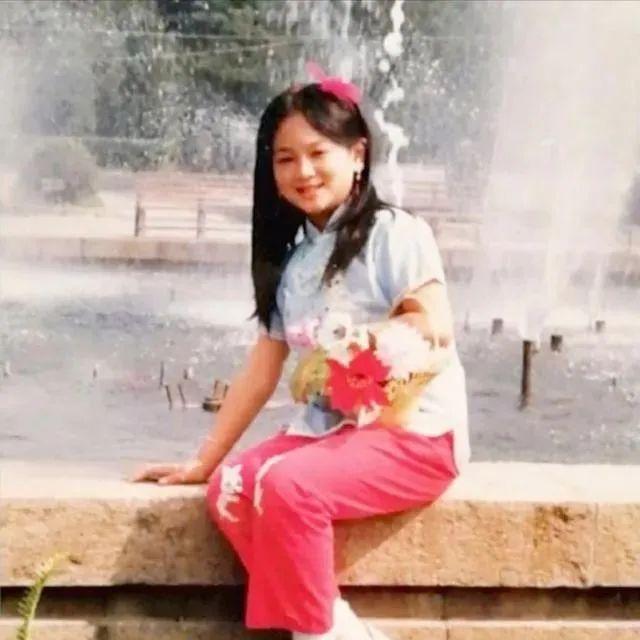 涓子|当红时隐退嫁人生两子，老公身份成谜，如今46岁涓子“仙女下凡”依旧美丽