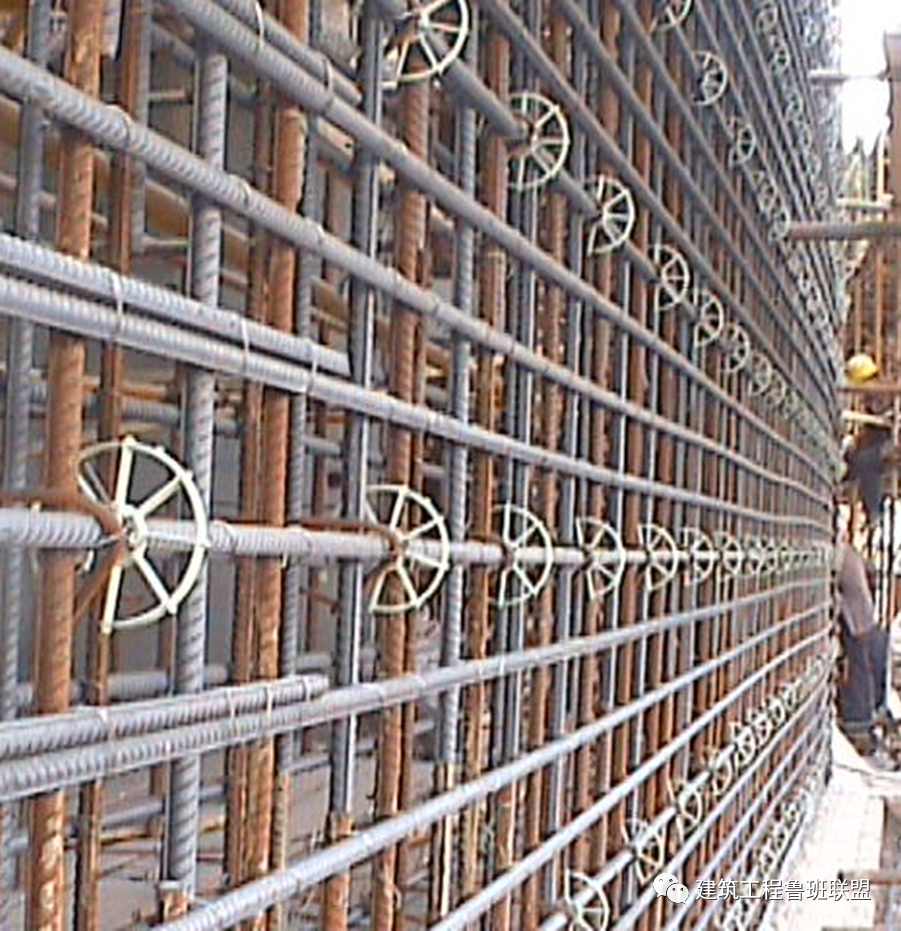 |“钢筋定位”的标准化做法,现场就是这么干!