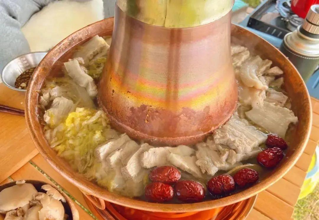 本溪|挖到秋色绝美东北小城,枫叶秒杀京都,还有复古火车和温泉