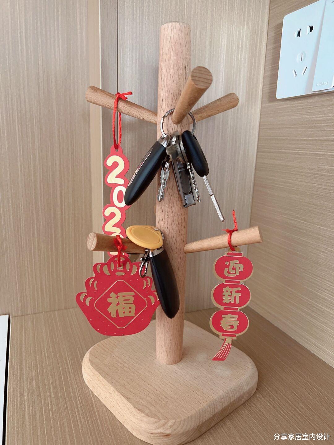 她家原木风的新房子,入住一周的时间很满意,不做电视墙太舒服啦