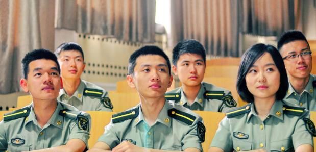 适合中等生报考的军校，录取分数不高，毕业基本不用为就业发愁