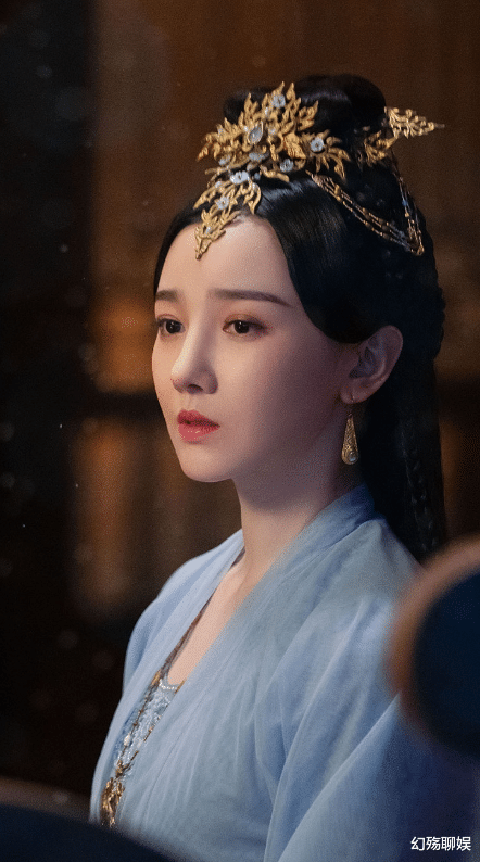 迪丽热巴|8位被女配吊打的女主，有人演技不行还争番位，有人片酬高得离谱